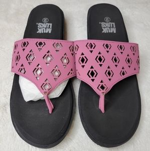 Muk Luks Pink Diamond Sandal Women's 9 NWT